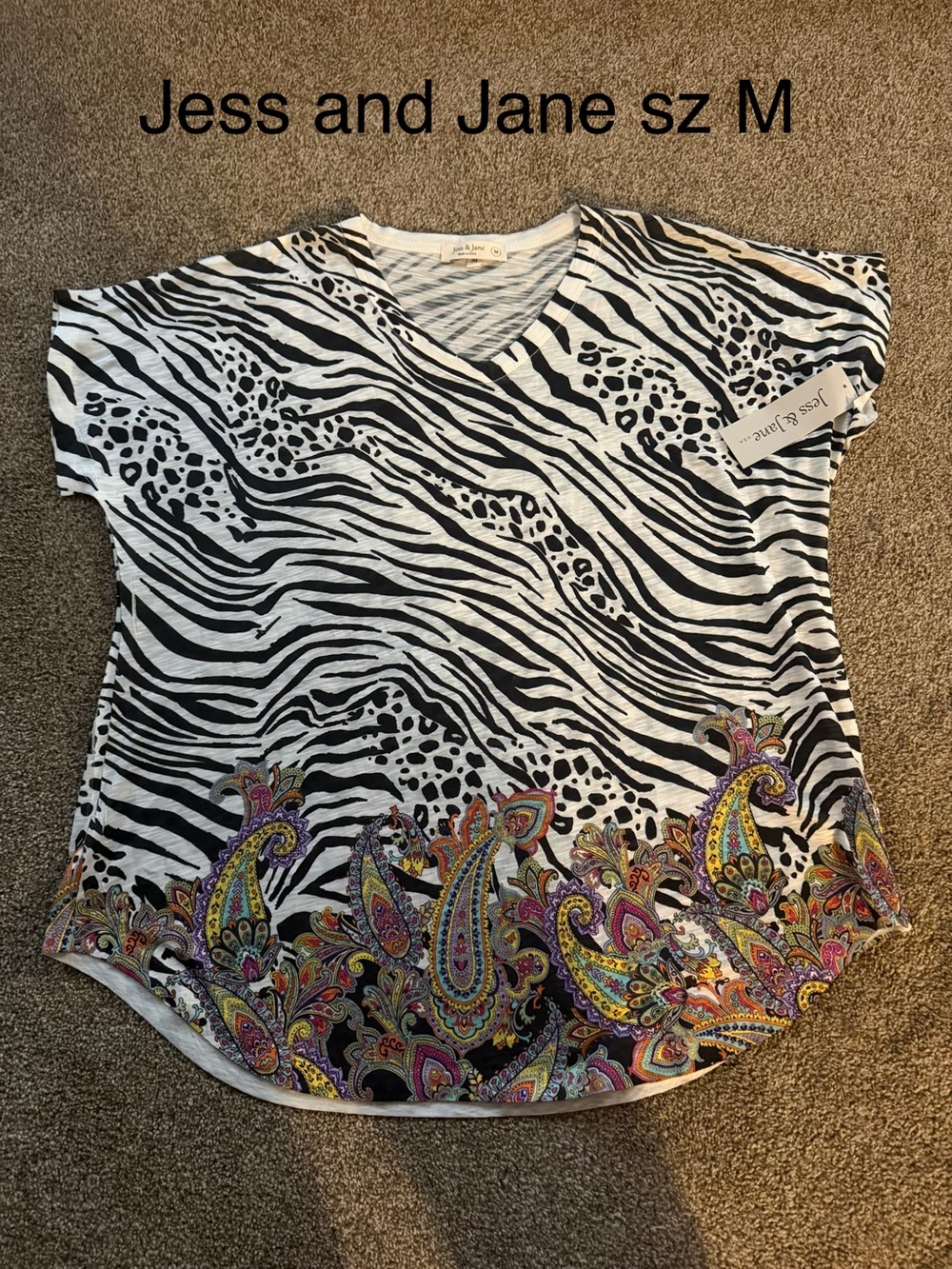 Jess and Jane Women's Black & White Zebra Paisley Trim V-Neck Tee